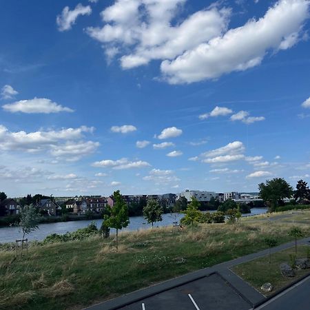 Le Compiegnois Apartment Compiegne Bagian luar foto