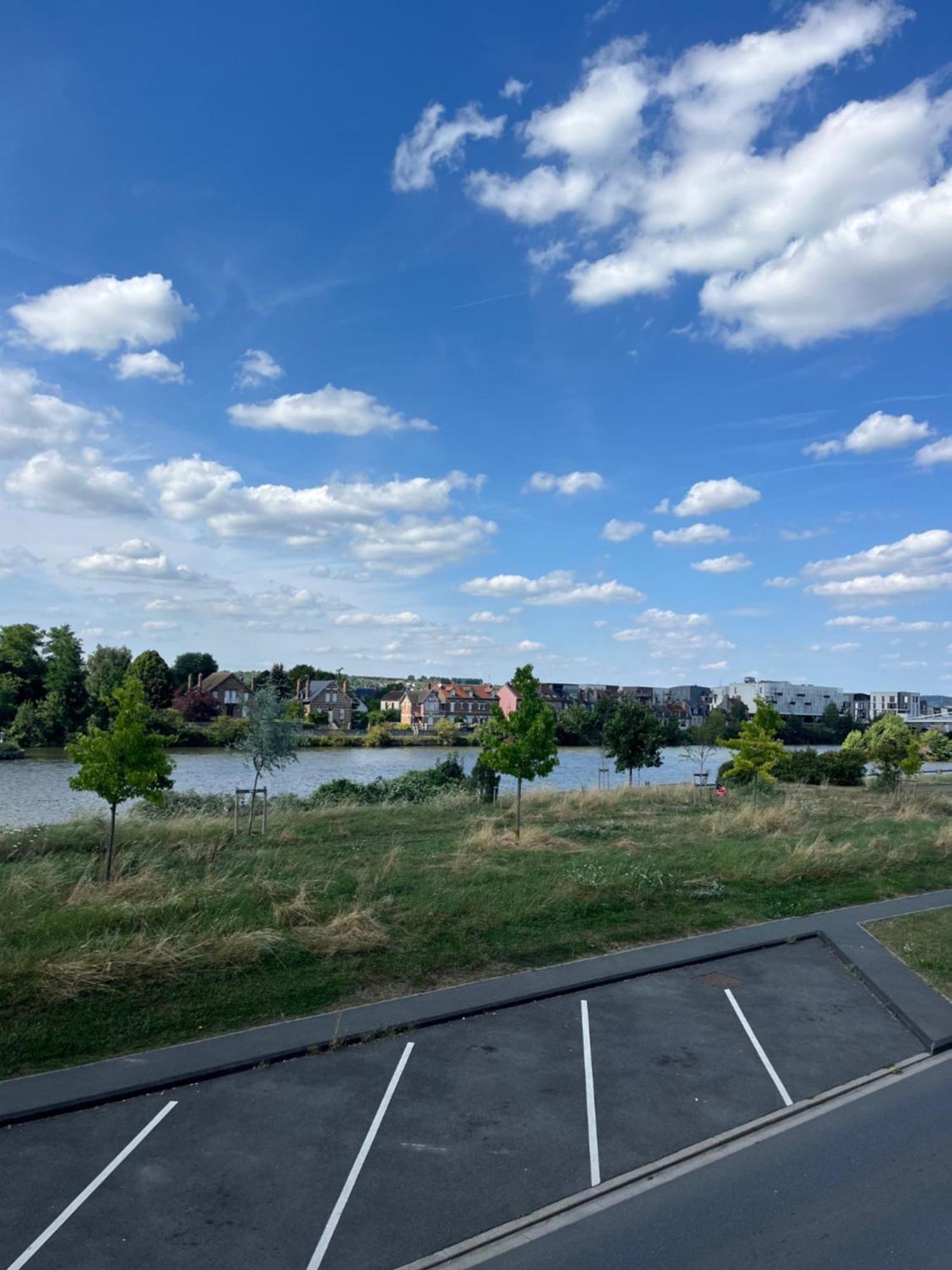 Le Compiegnois Apartment Compiegne Bagian luar foto